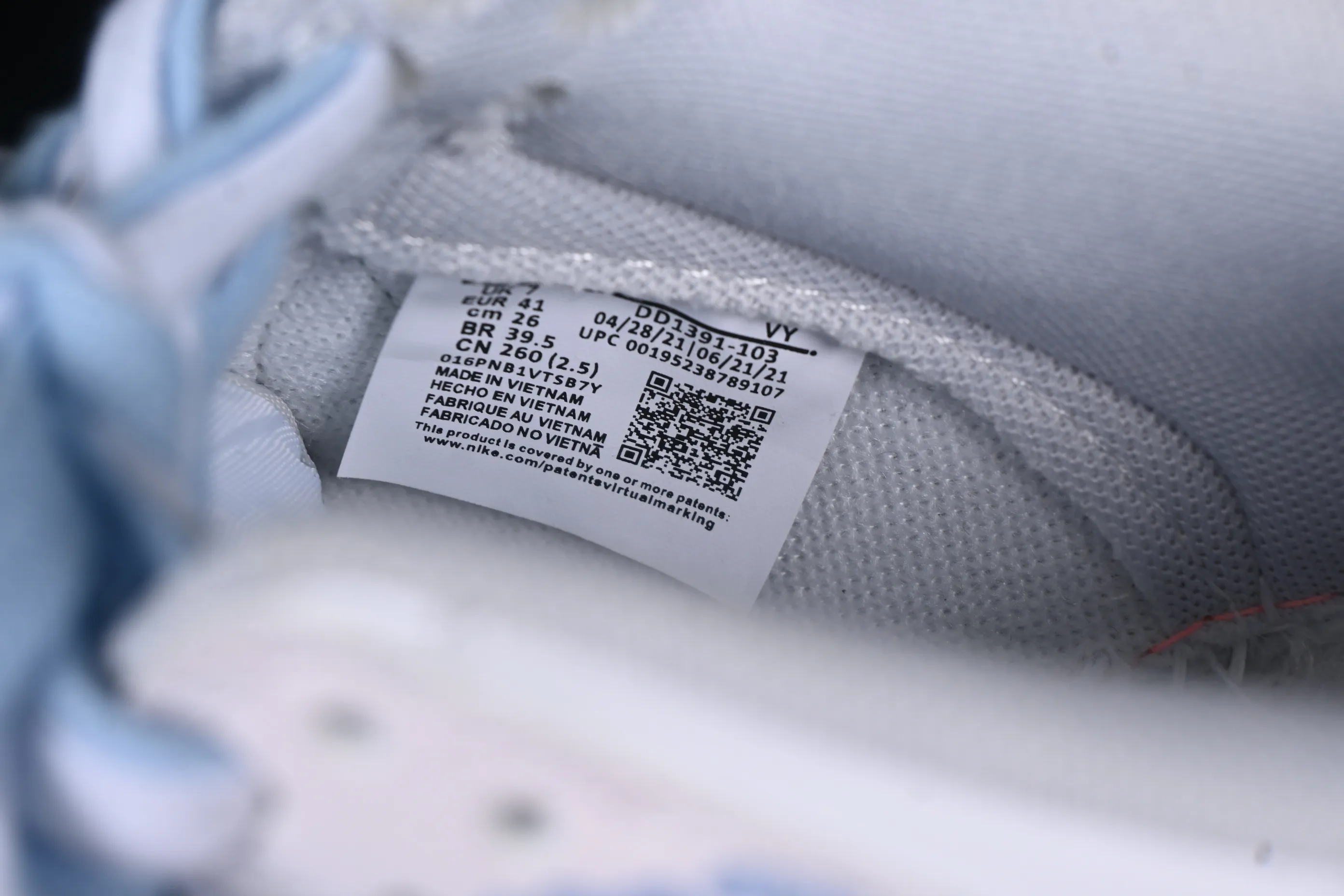 All Categories Nk SB Dunk Series Nk SB Dunk Low Low-top sneakers Nk Dunk CNY Year of the Snake Steam Puppet New Chinese style Chinese style gift box Pearl of the Snake Low-top casual sneakers DD1391-103